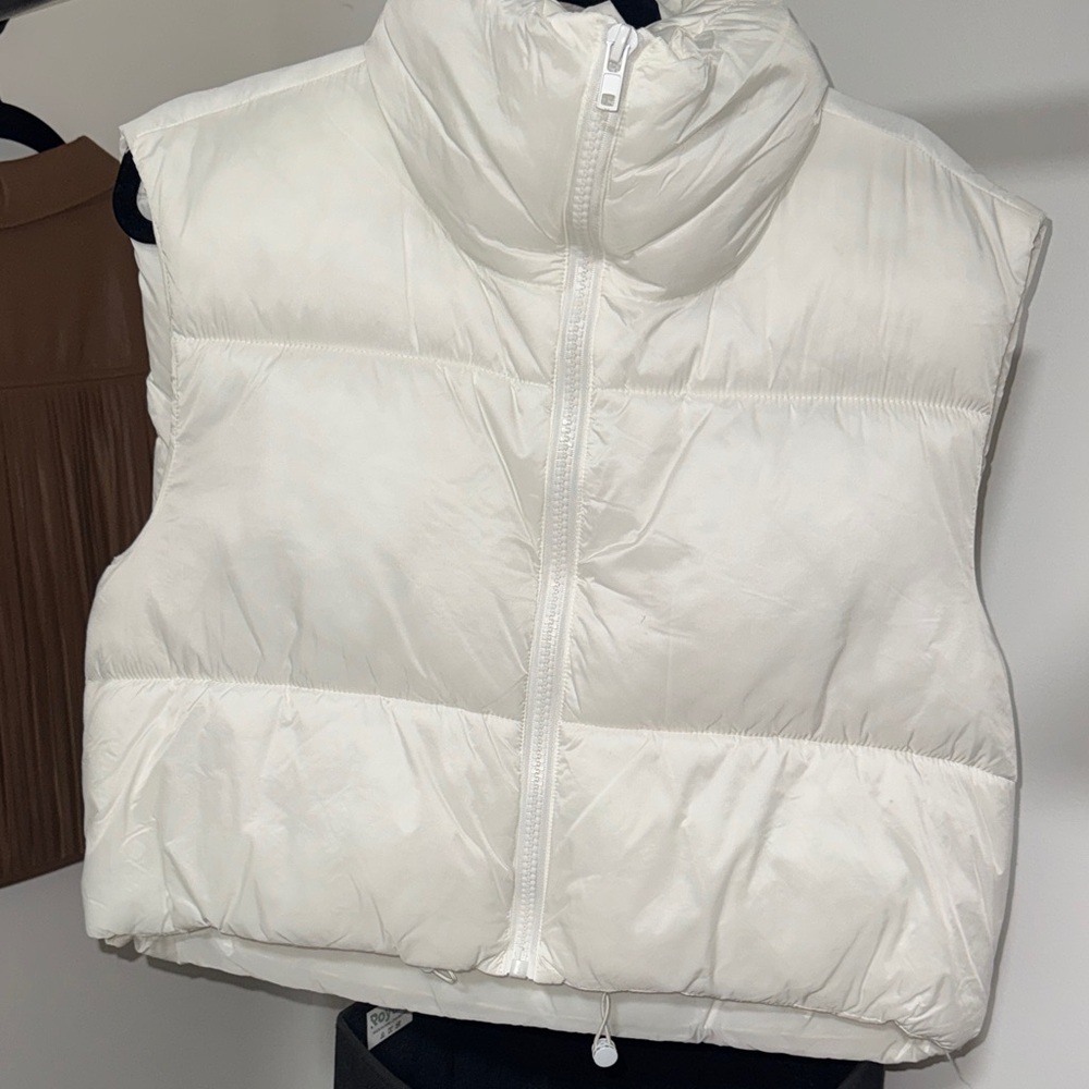 Amazon Women's Ivory Puffer Vest